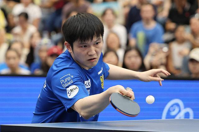 球迷纷纷用 球迷纷纷用